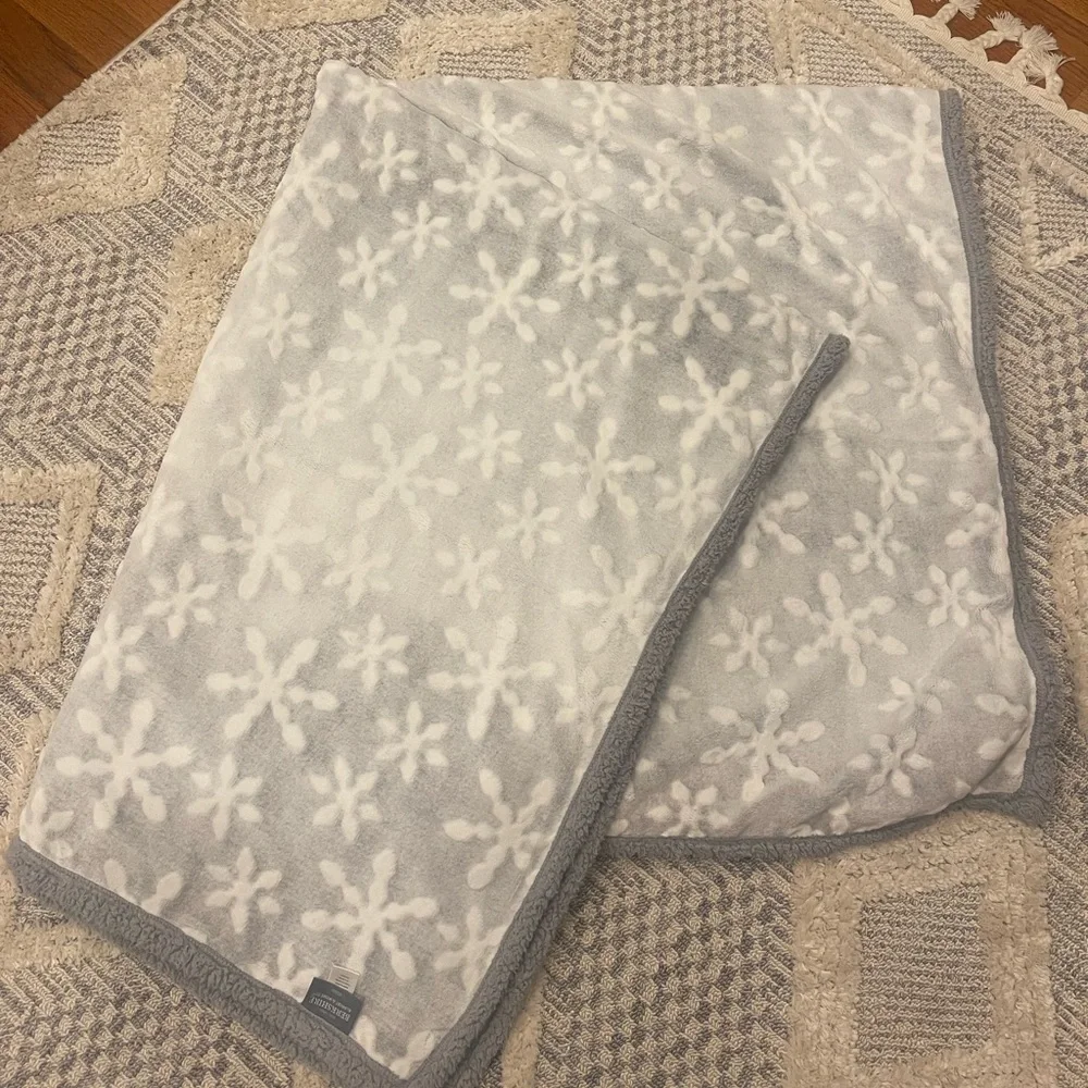 Berkshire Gray White Snowflake Sherpa Throw Blanket